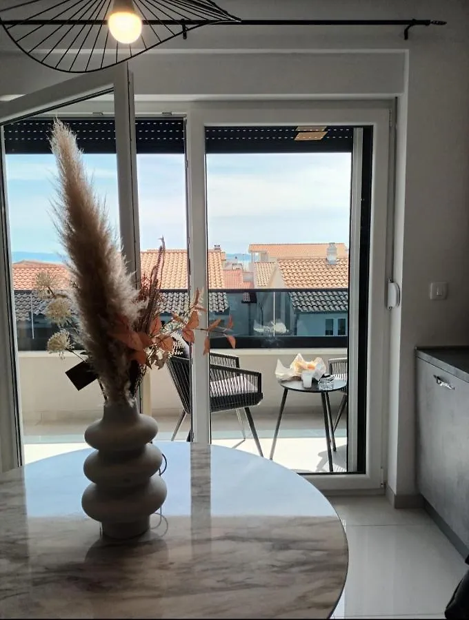 New Apartman P & B Διαμέρισμα Τρογκίρ 0*,